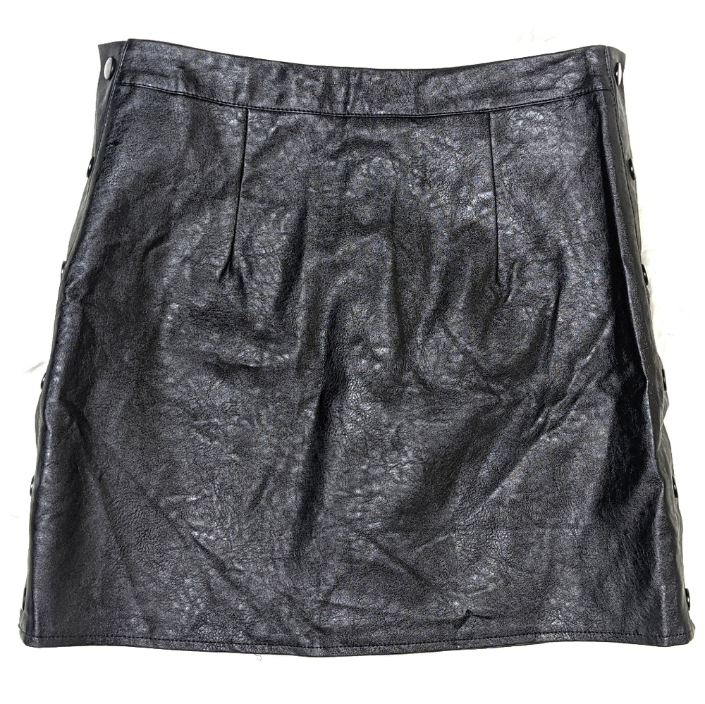 LF Mint Vanilla Faux Leather Side Button Skirt E50